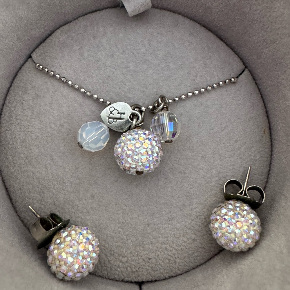 Hillberg & Berk Necklace and Earrings set